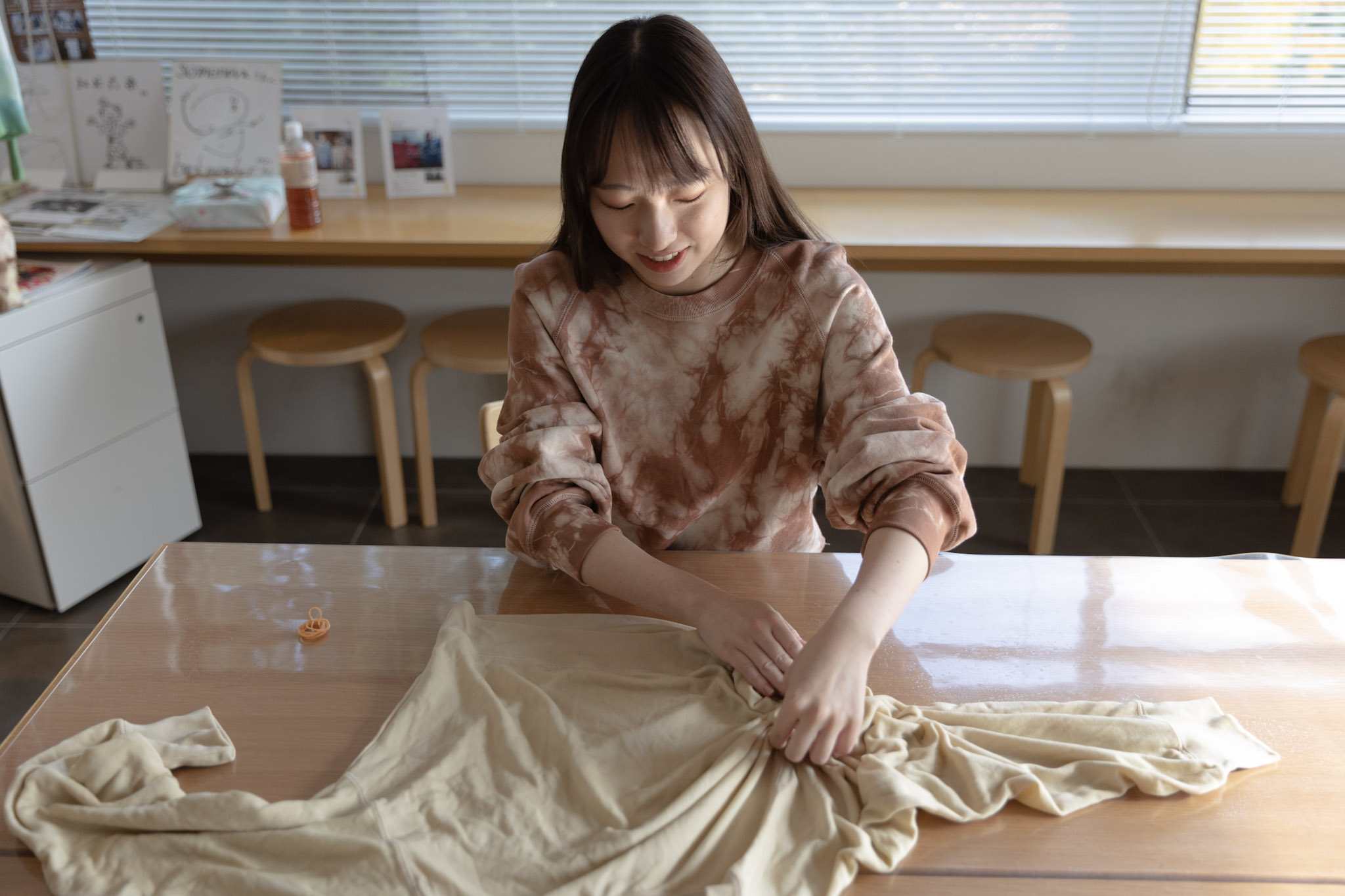 冬もタイダイ！トレーナーの染め方 - みやこ染｜創業1890年。日本