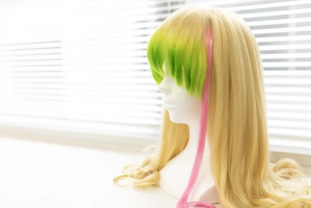 ウィッグの染め方を動画でご紹介